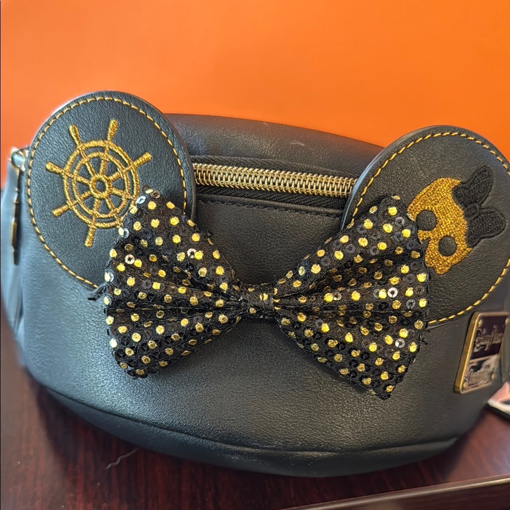 Disney Main Attraction Pirates Of The Caribbean Loungefly Fanny Pack